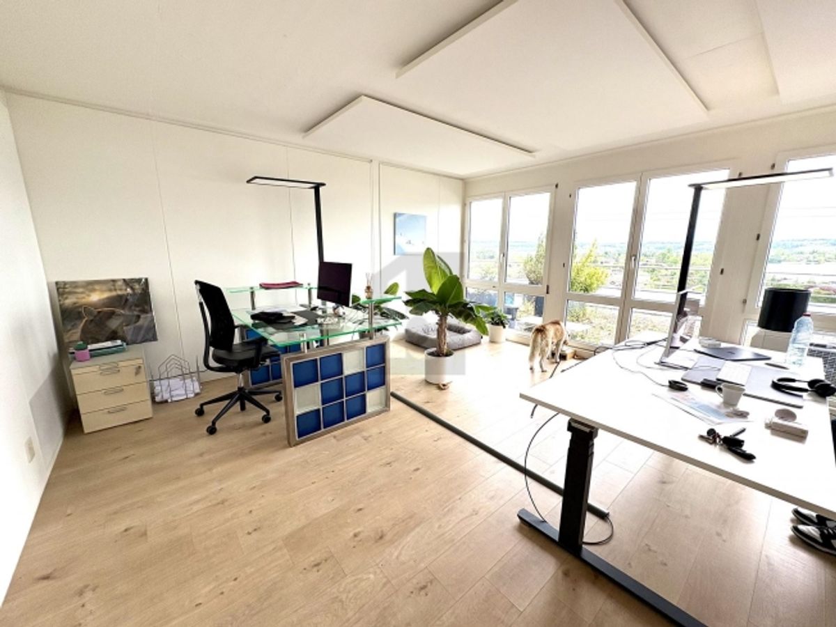 REPRÄSENTATIV MIT SEESICHT UND TERRASSEN - 2