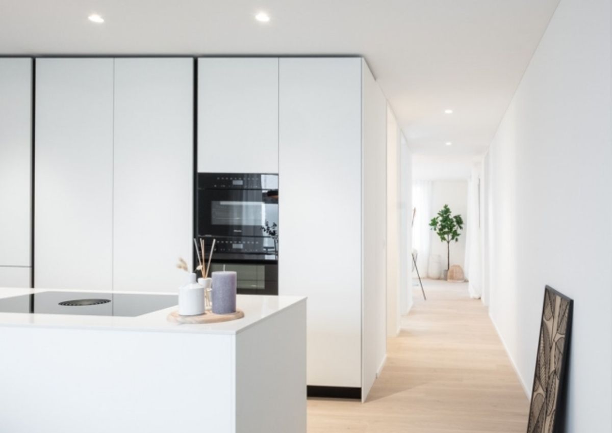 Grosszügige 3.5-Zimmer-Gartenwohnung im Erstbezug mit Sitzplatz und idyllischer Grünfläche - 3