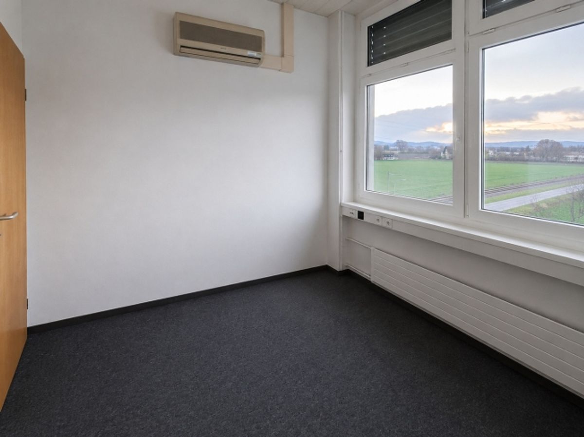Unkomplizierte Bürofläche im 4. Obergeschoss - 1