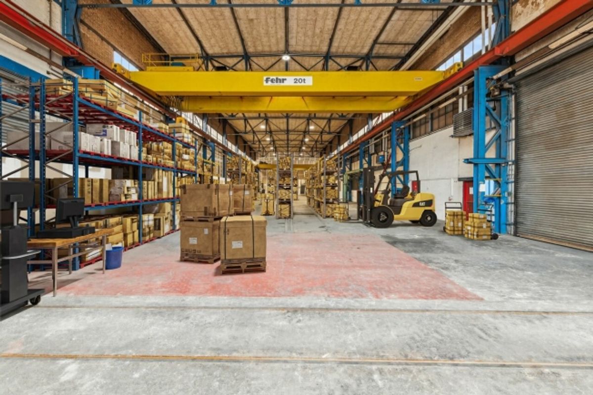 Grosszügige Industriehalle mit vielseitigen Nutzungsmöglichkeiten - 5