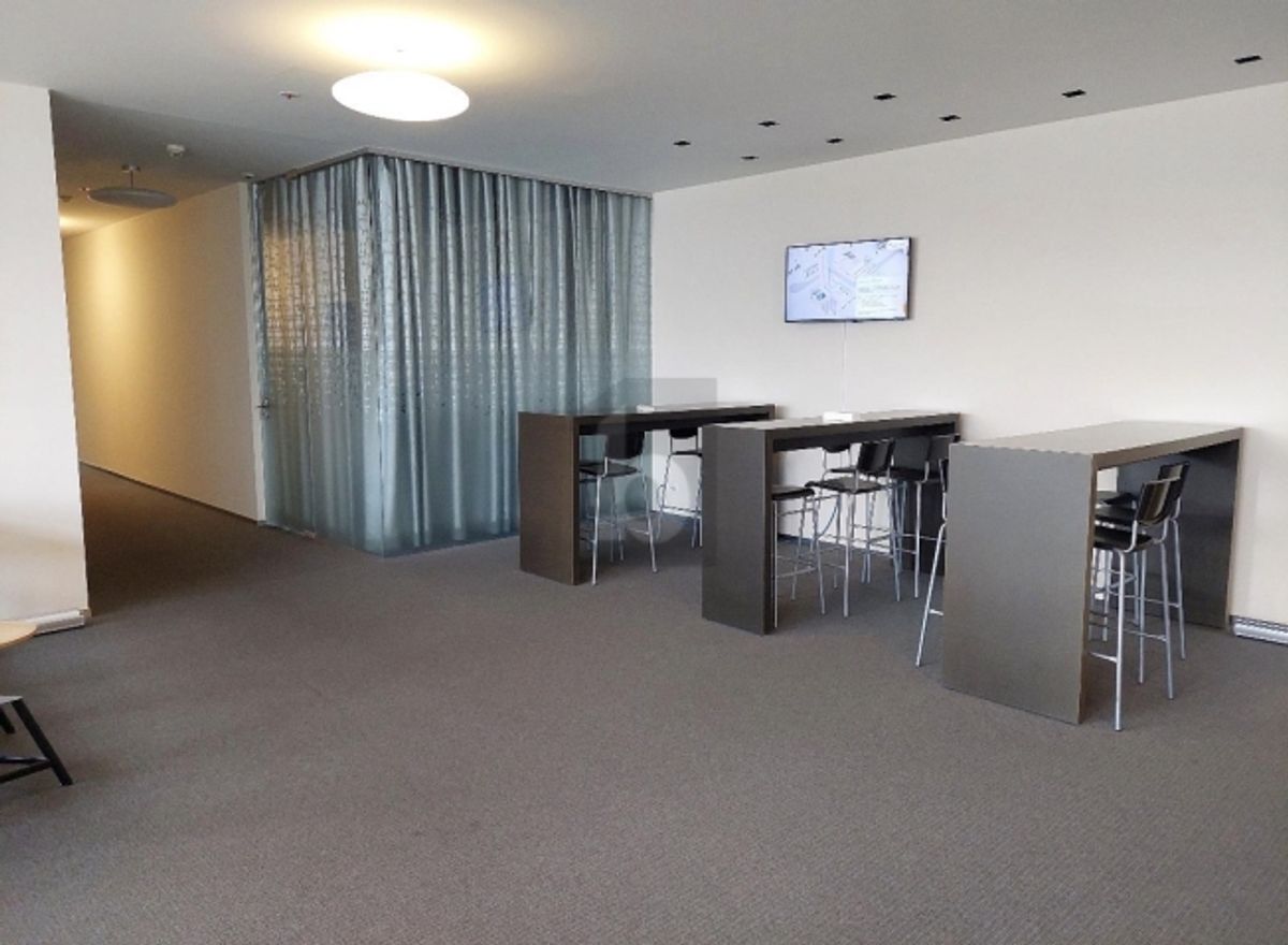 REPRESENTATIV MIT VIEL TAGESLICHT - 3