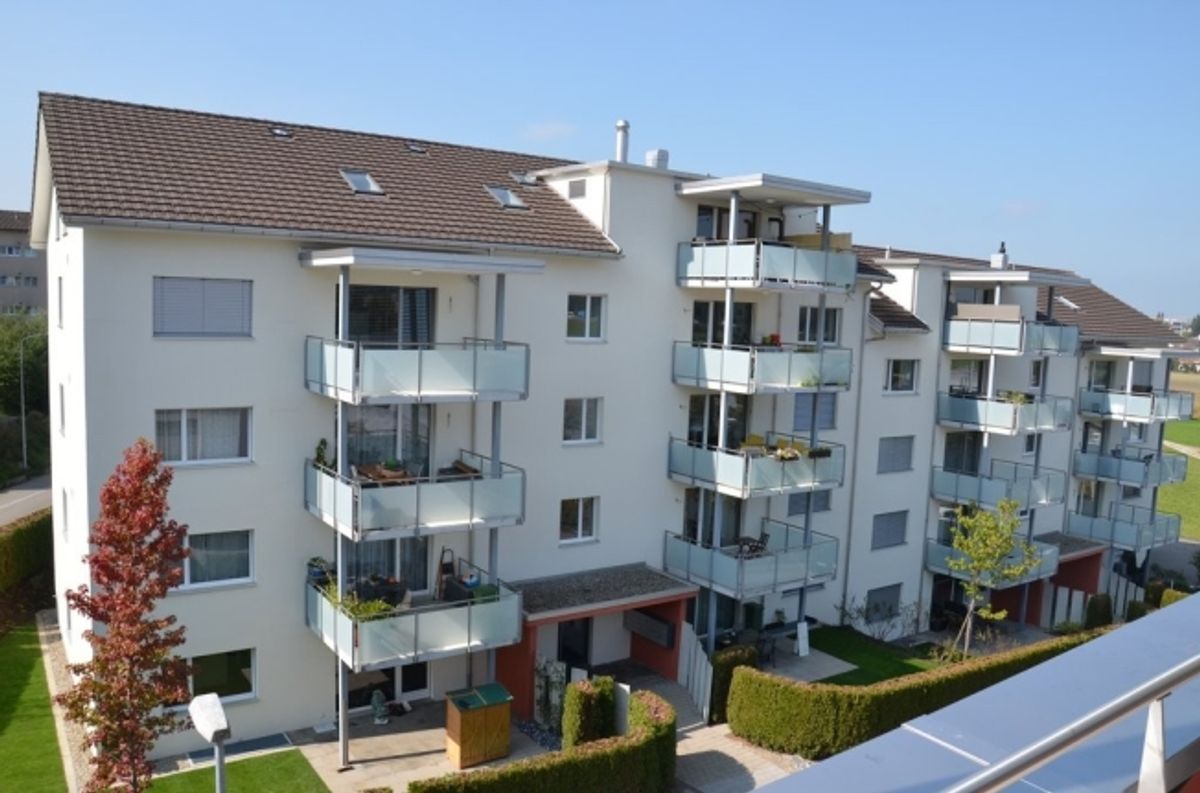 Aussenparkplatz an der Erlenstrasse 1/3 zu mieten. - 0