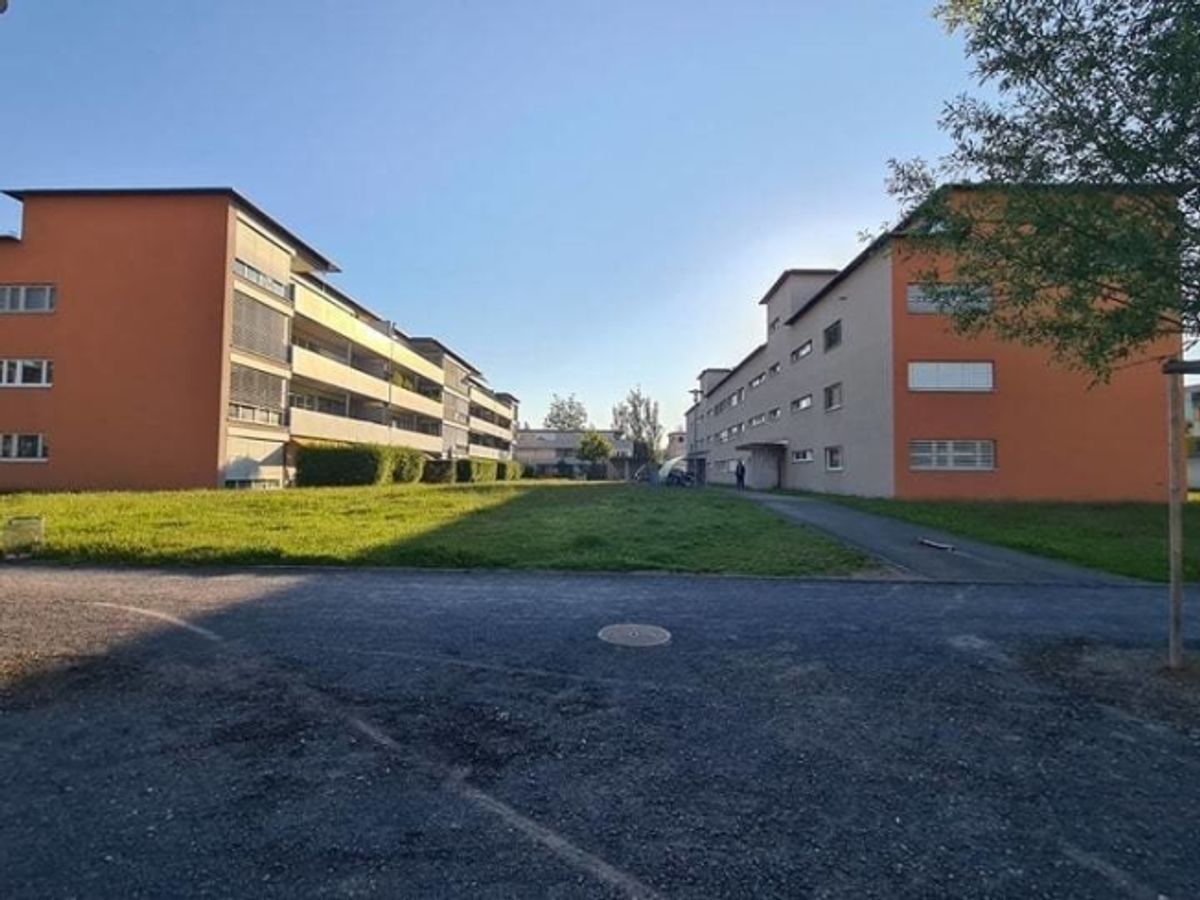 Ein Auto ohne Parkplatz Wir haben die Lösung. - 1