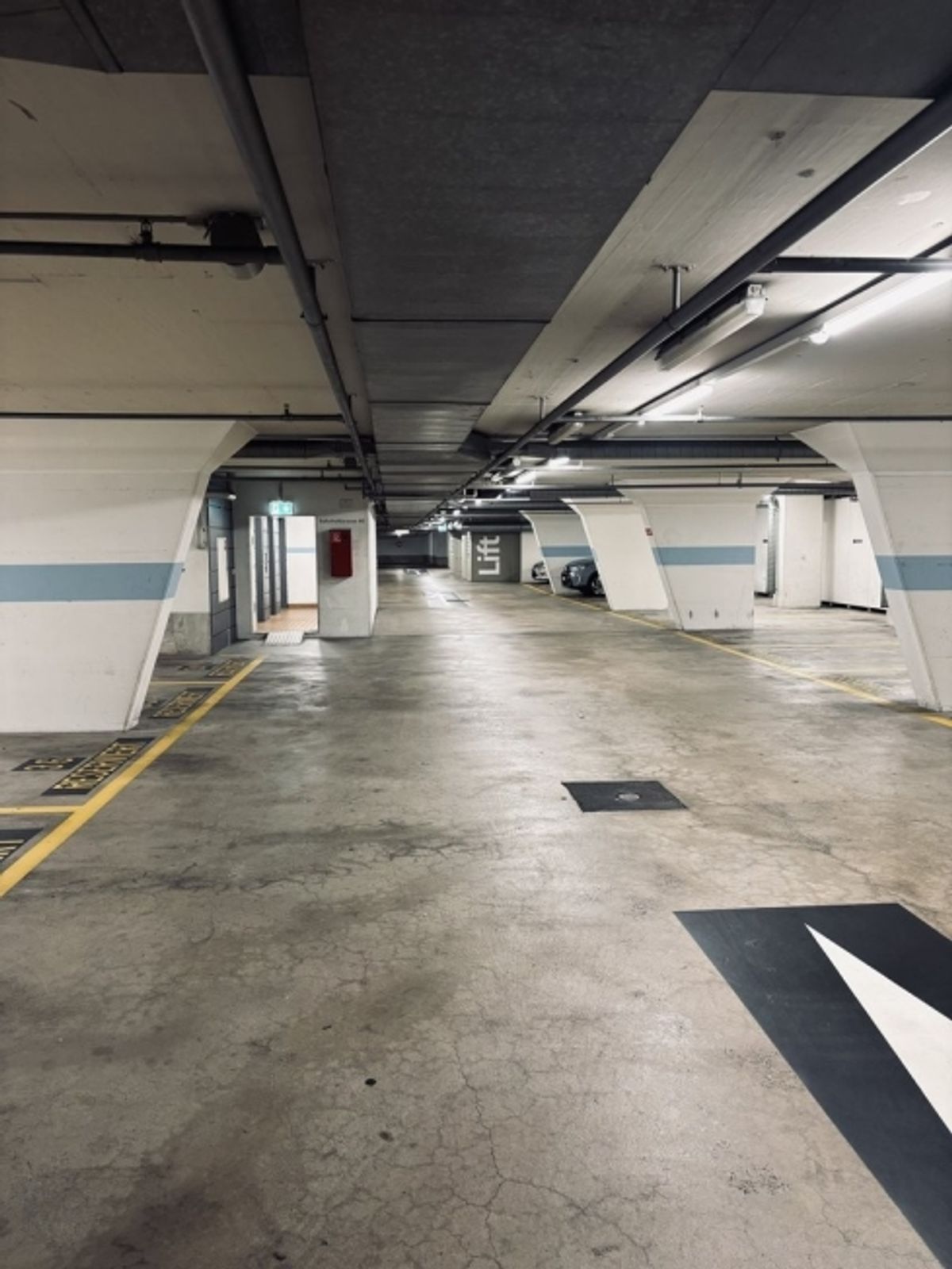 Einstellplatz im Zentrum von Baden zu vermieten! - 1