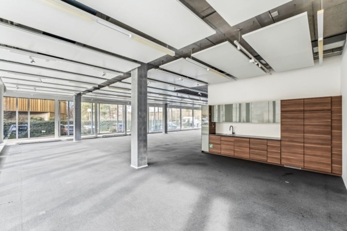 Moderne Erdgeschossfläche im hochwertigen Bürogebäude in Steinhausen - 0