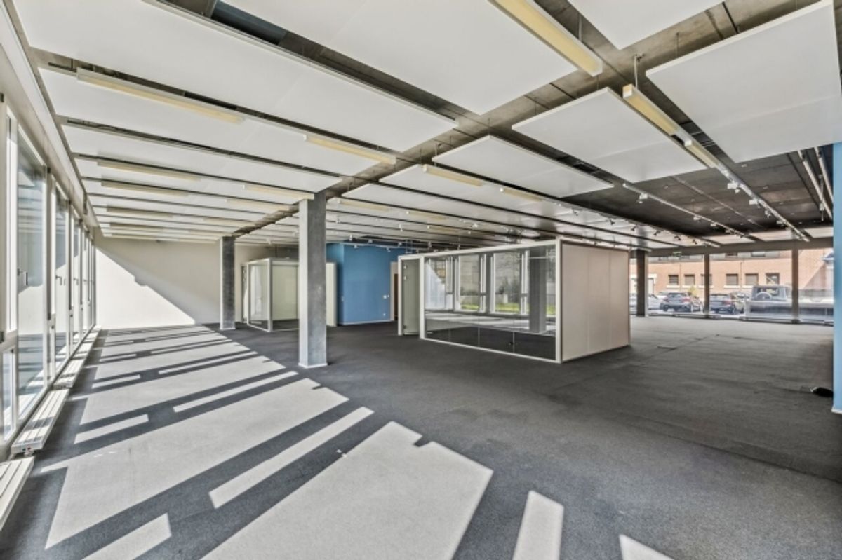 Moderne Erdgeschossfläche im hochwertigen Bürogebäude in Steinhausen - 0