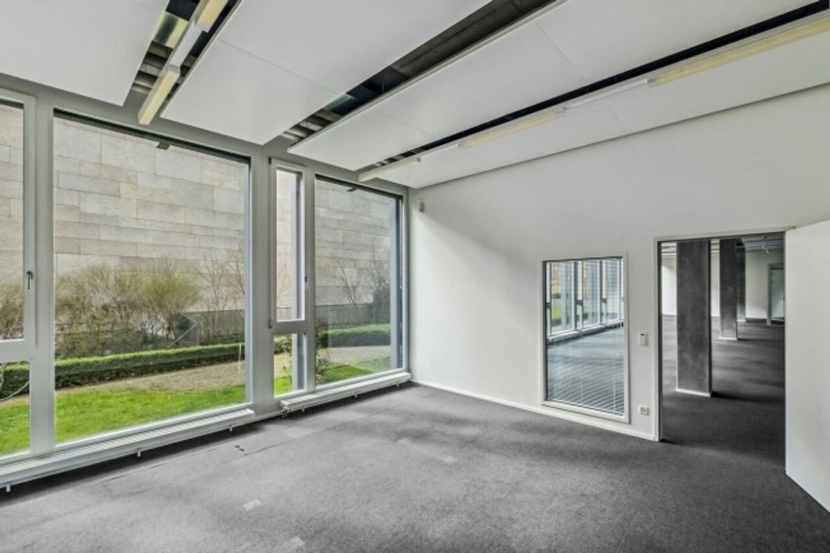 Moderne Erdgeschossfläche im hochwertigen Bürogebäude in Steinhausen - 2