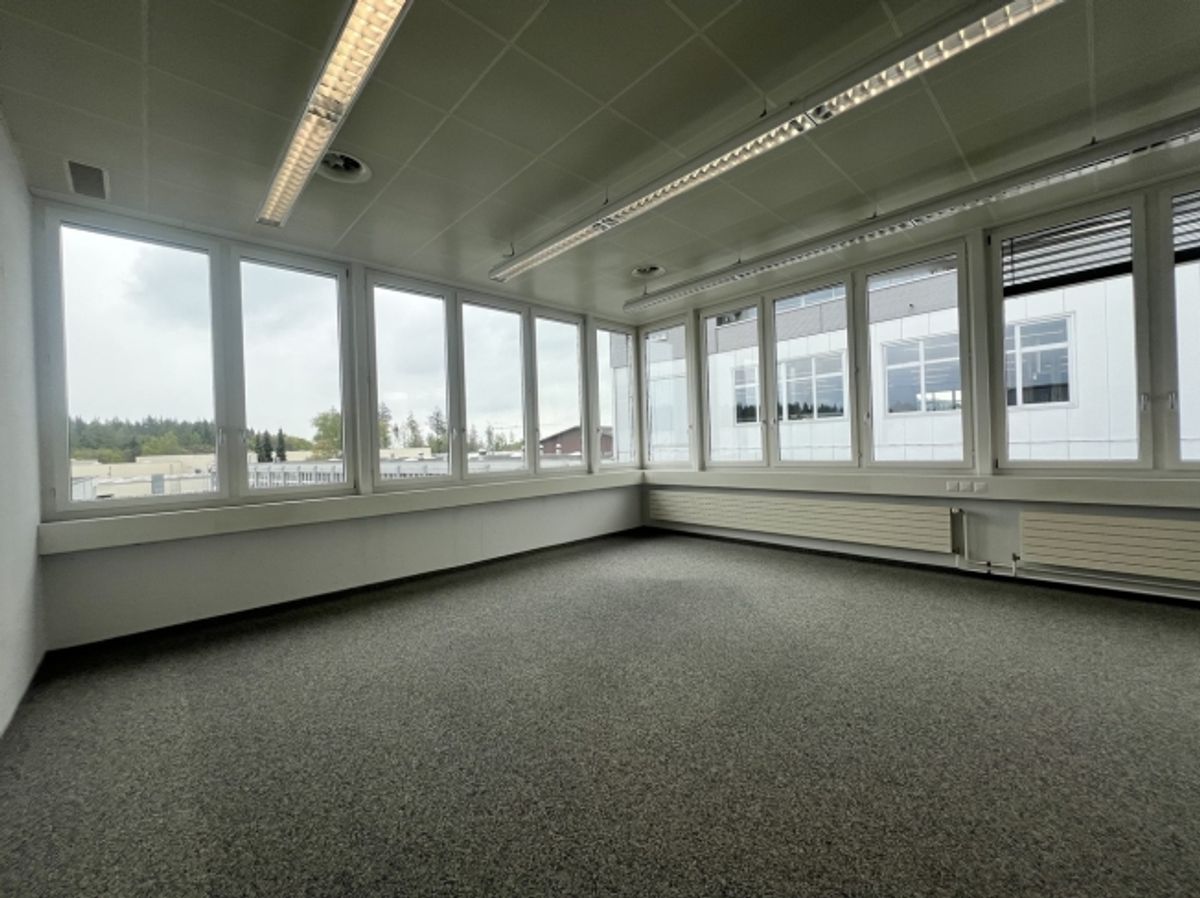 Unkompliziertes Büro direkt in der Industriezone - 0