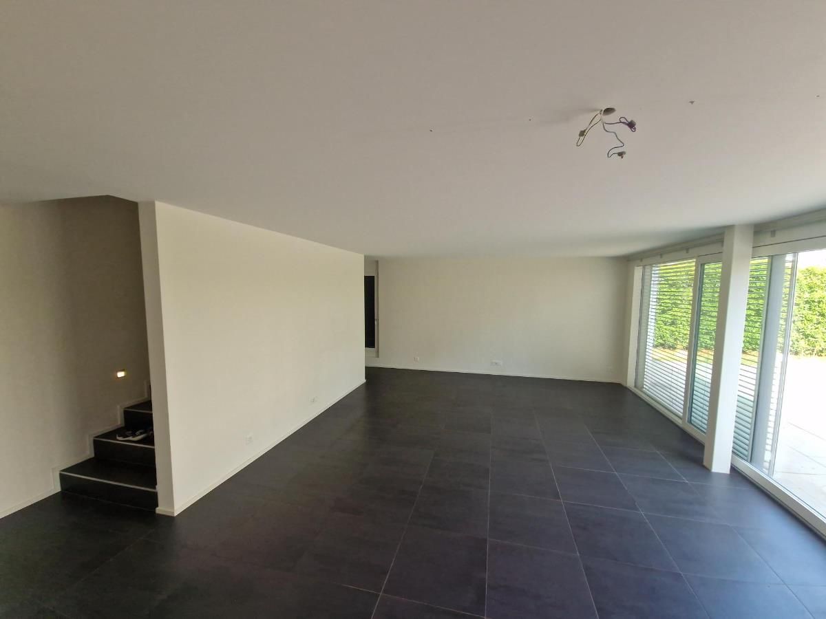 Freistehendes Einfamilienhaus mit Gartenhaus. - 2