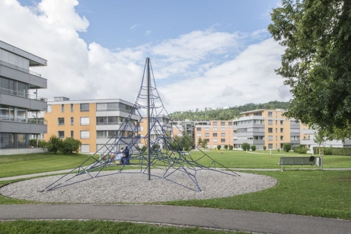 Einstellplatz nahe Schwimmbad gesucht - 1