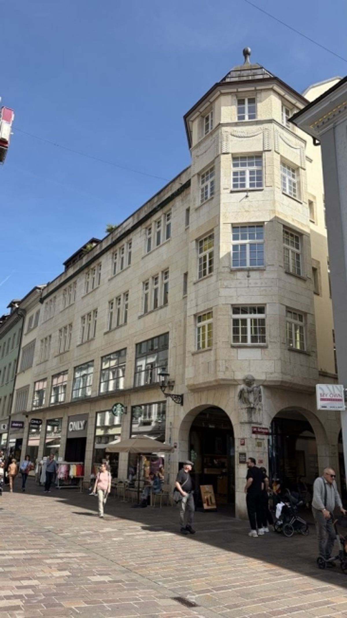 Neue 1-Zimmer-Dachwohnung im Loft-Stil im Herzen von Winterthur - 0