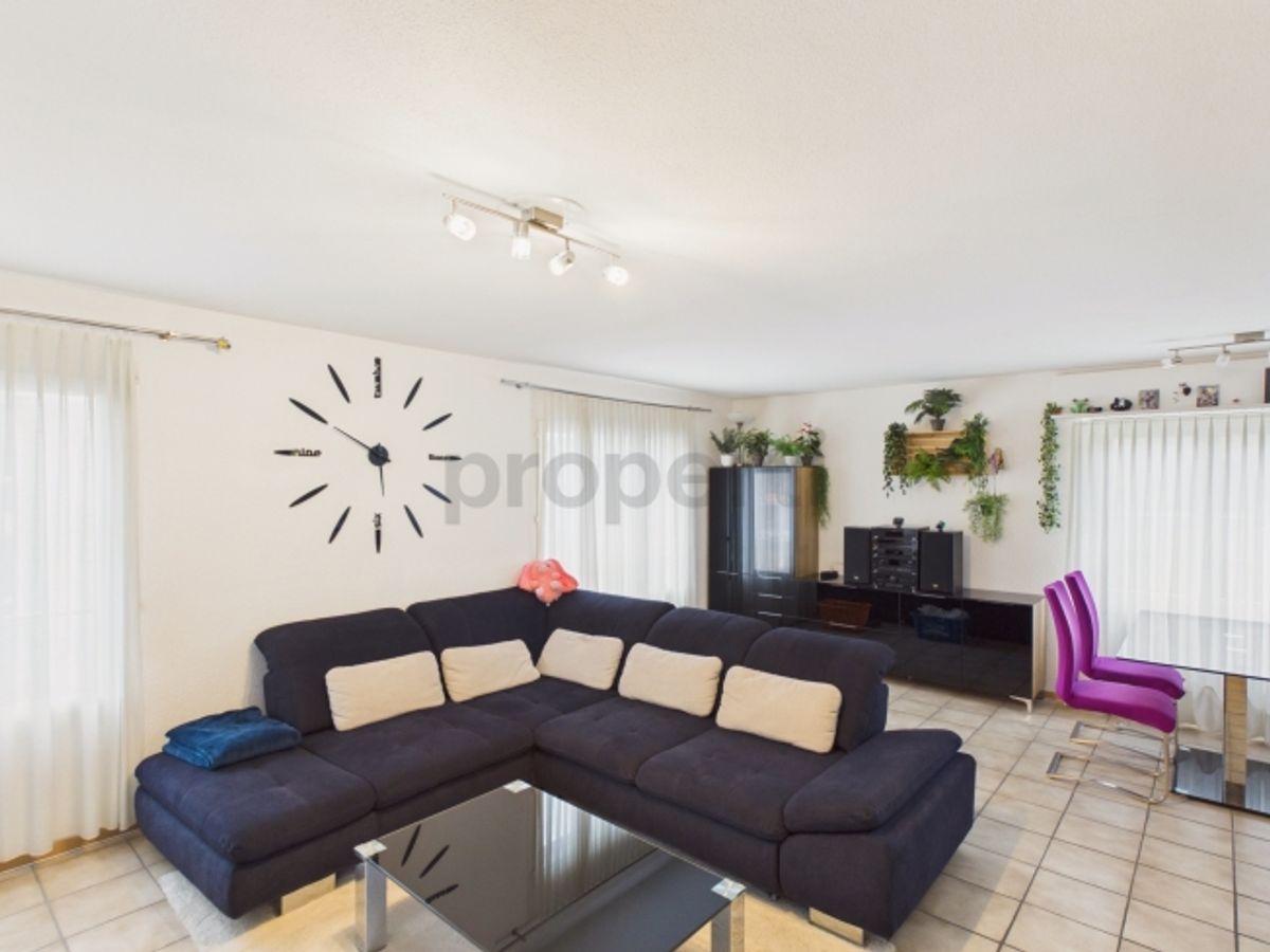 Modernes 2.5-Zimmer-Apartment mit Balkon, Sutz-Lattrigen - 0