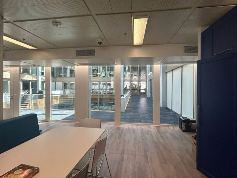Surface bureaux 228 m2 - 4
