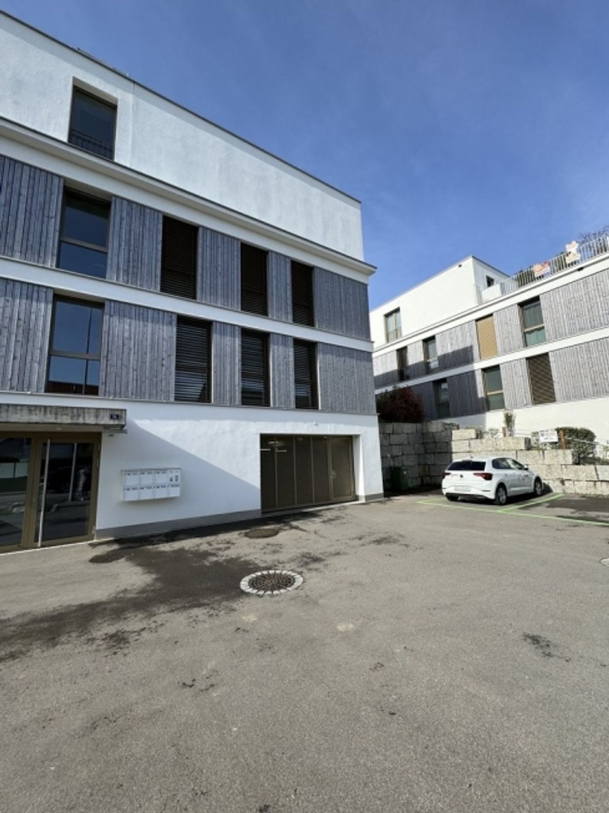 Sichern Sie sich Ihren Einstellhallenparkplatz in Eiken! - 1
