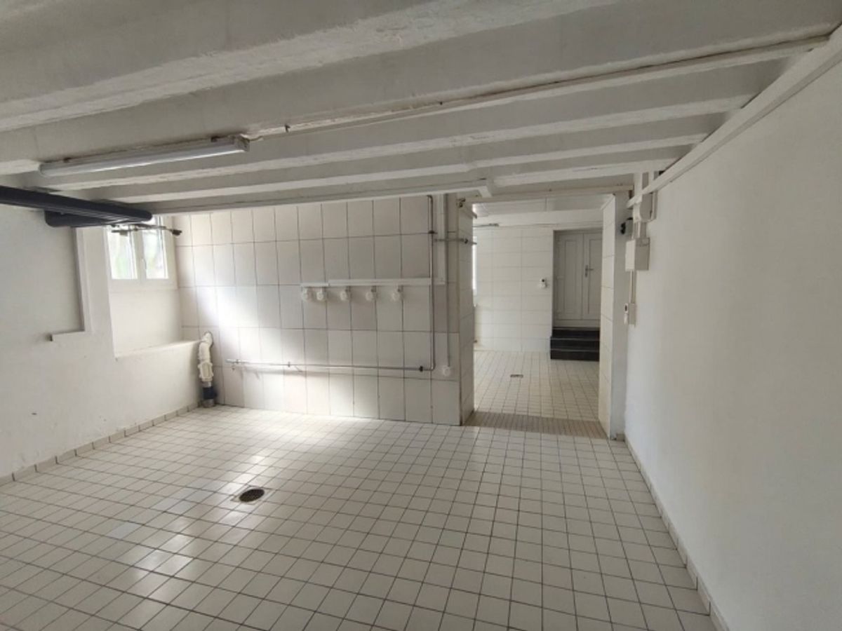 Grand local polyvalent idéalement situé au centre de Lausanne - 1