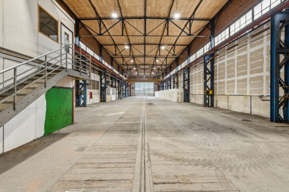 Grosszügige Industriehalle mit vielseitigen Nutzungsmöglichkeiten - 1