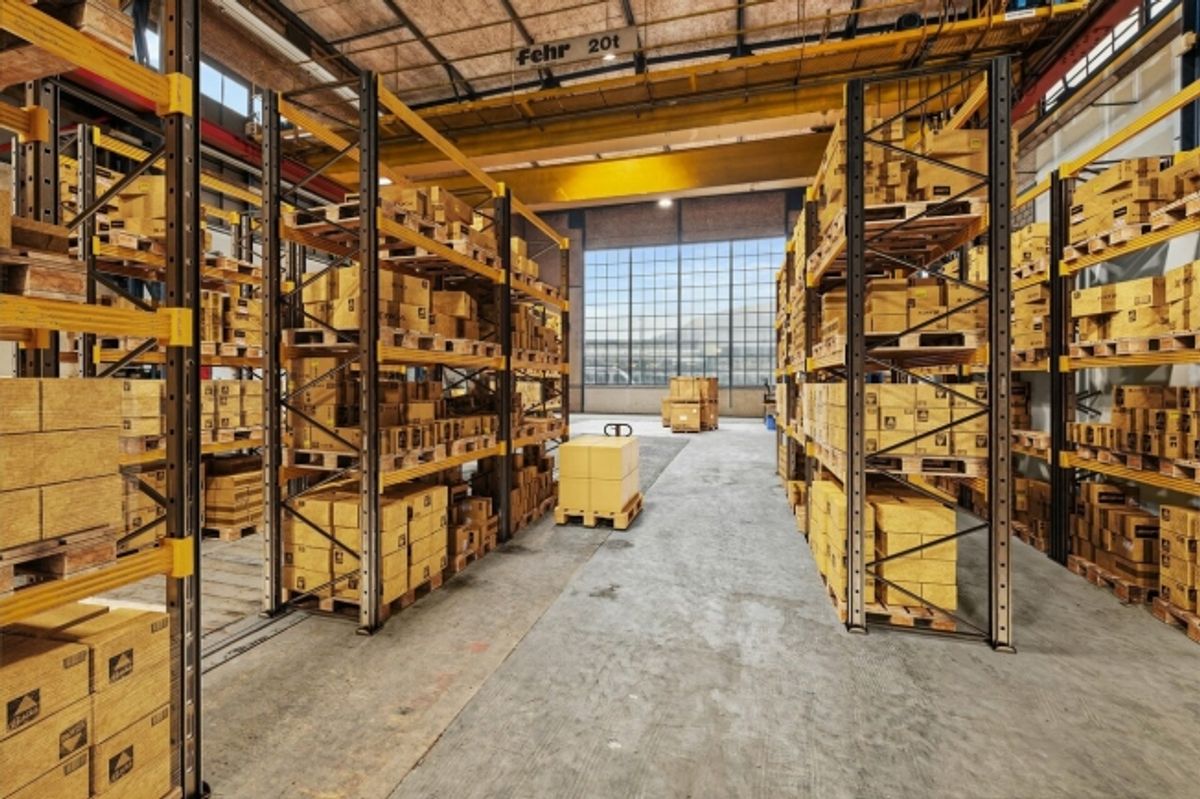 Grosszügige Industriehalle mit vielseitigen Nutzungsmöglichkeiten - 8