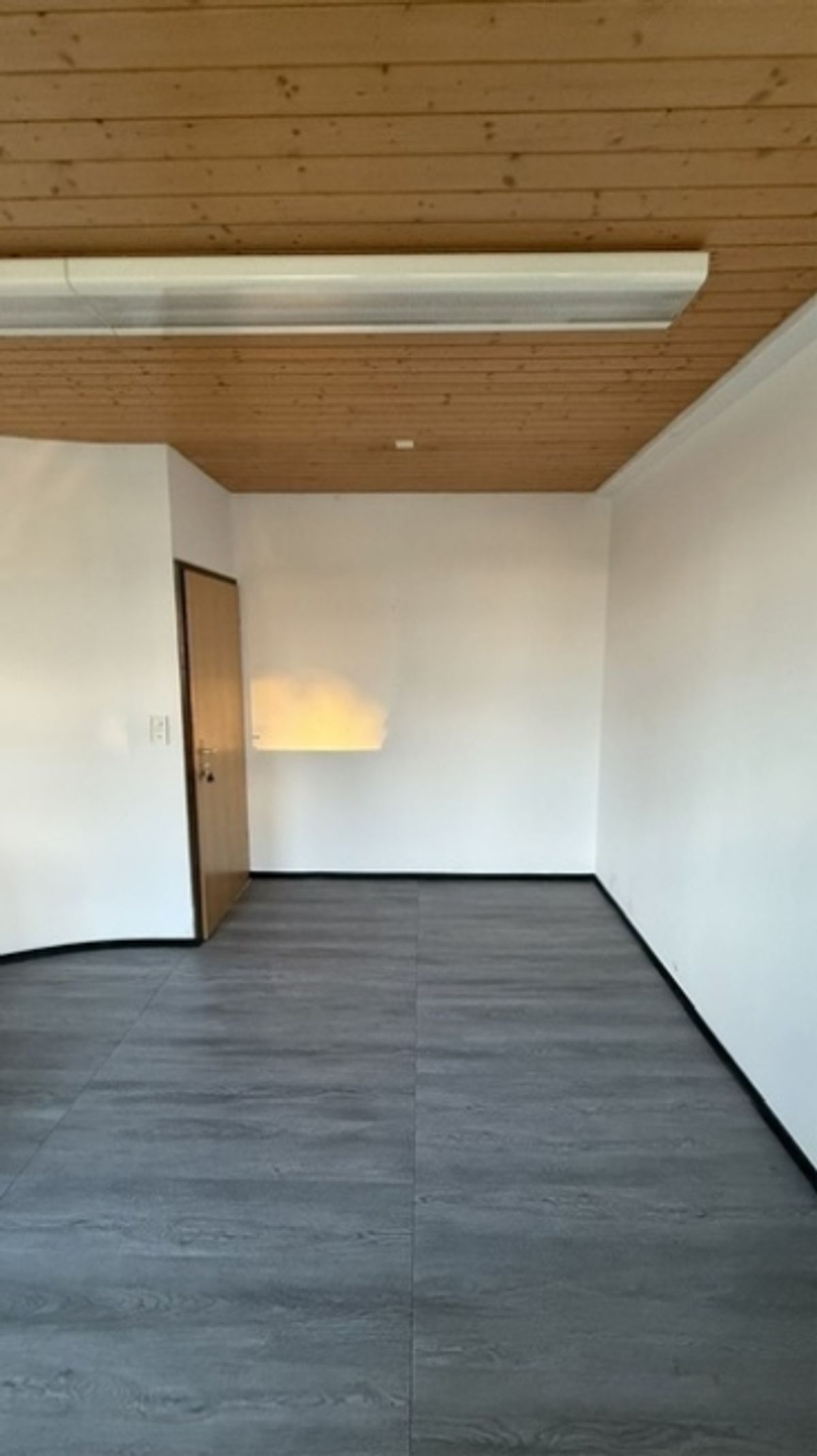 Helle Arbeitsräume mit natürlichem Charme - 1