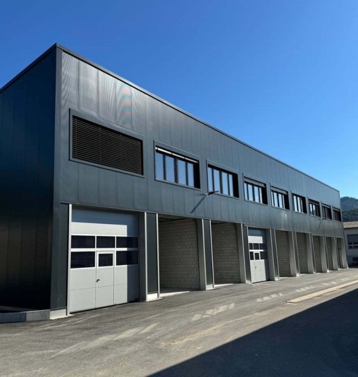Gewerbeboxen direkt am Rhein - 0