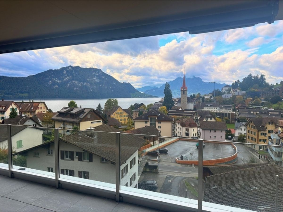 Wohntraum in Weggis mit Ausblick  2.5 Zimmerwohnung im 1. OG - 0