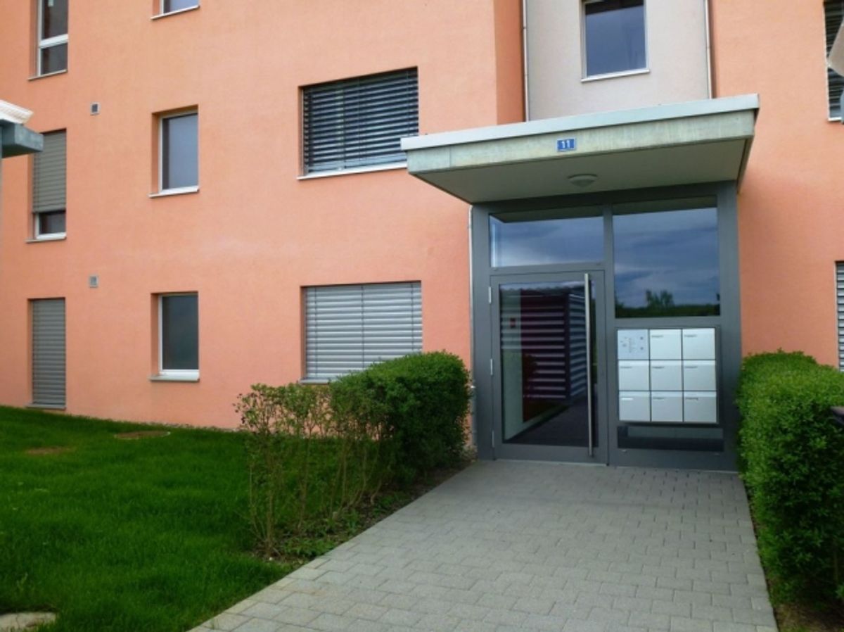 Schöne helle Sitzplatz Wohnung - 1