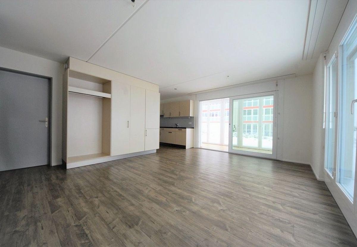 Helle und moderne 2.5 Zimmer-Wohnung zu vermieten - 1