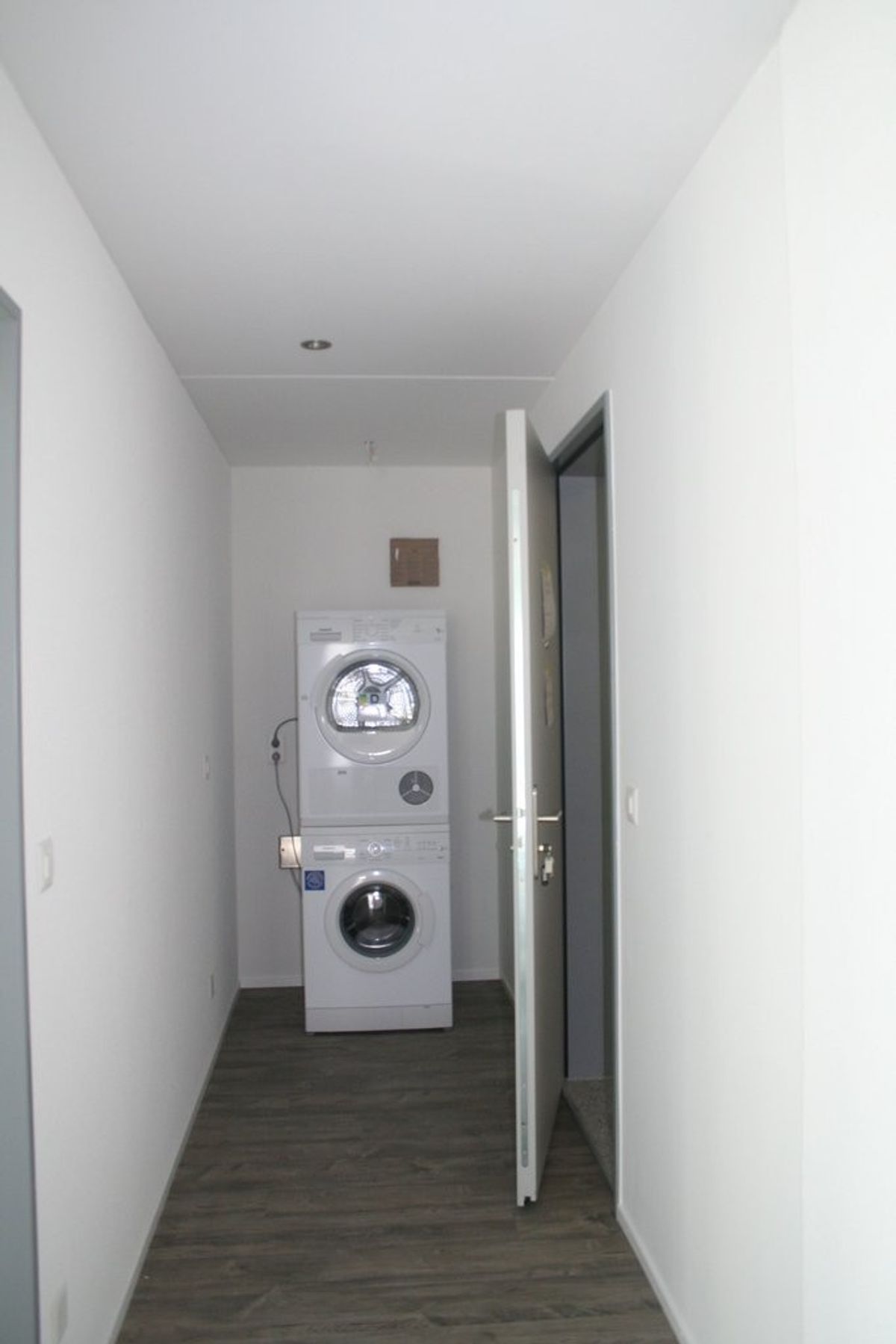 Helle und moderne 2.5 Zimmer-Wohnung zu vermieten - 6