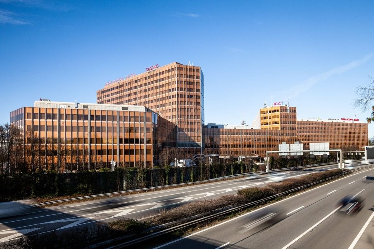Surface de bureaux de 730 m2 rénovée au 4ème étage - 0