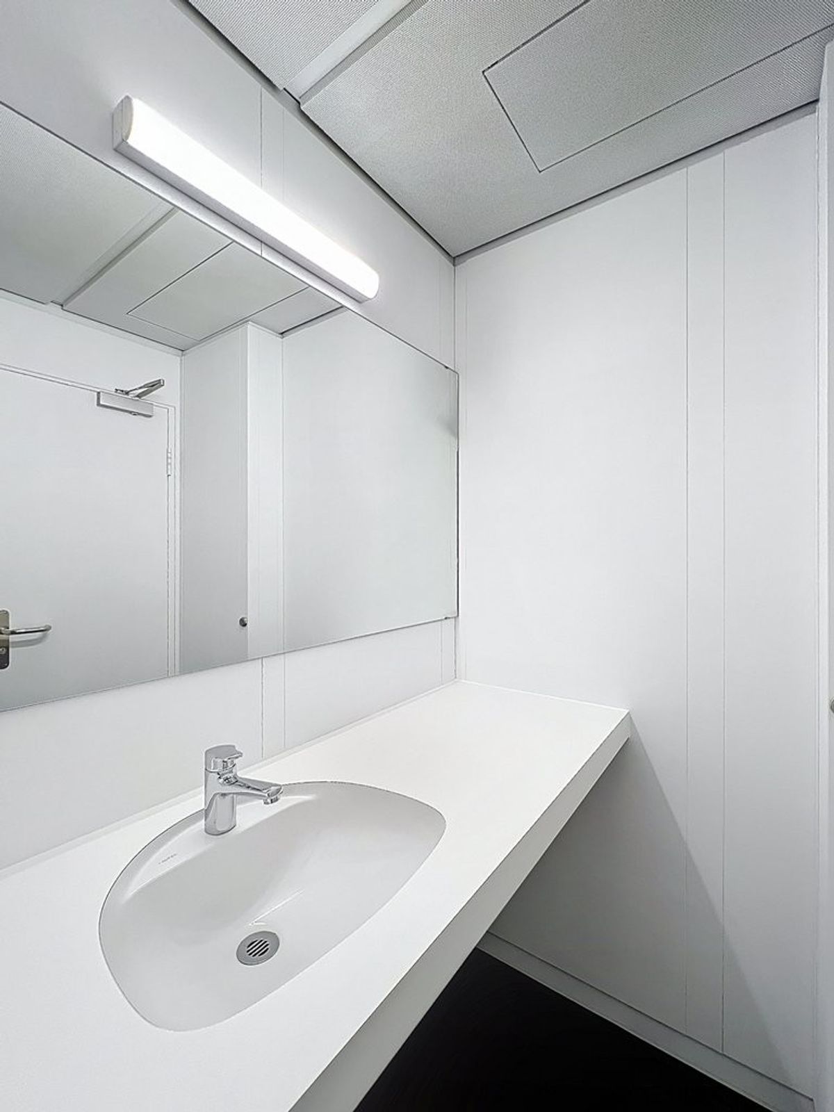 Bureaux rénovés de 161 m2 au 5ème étage - 4