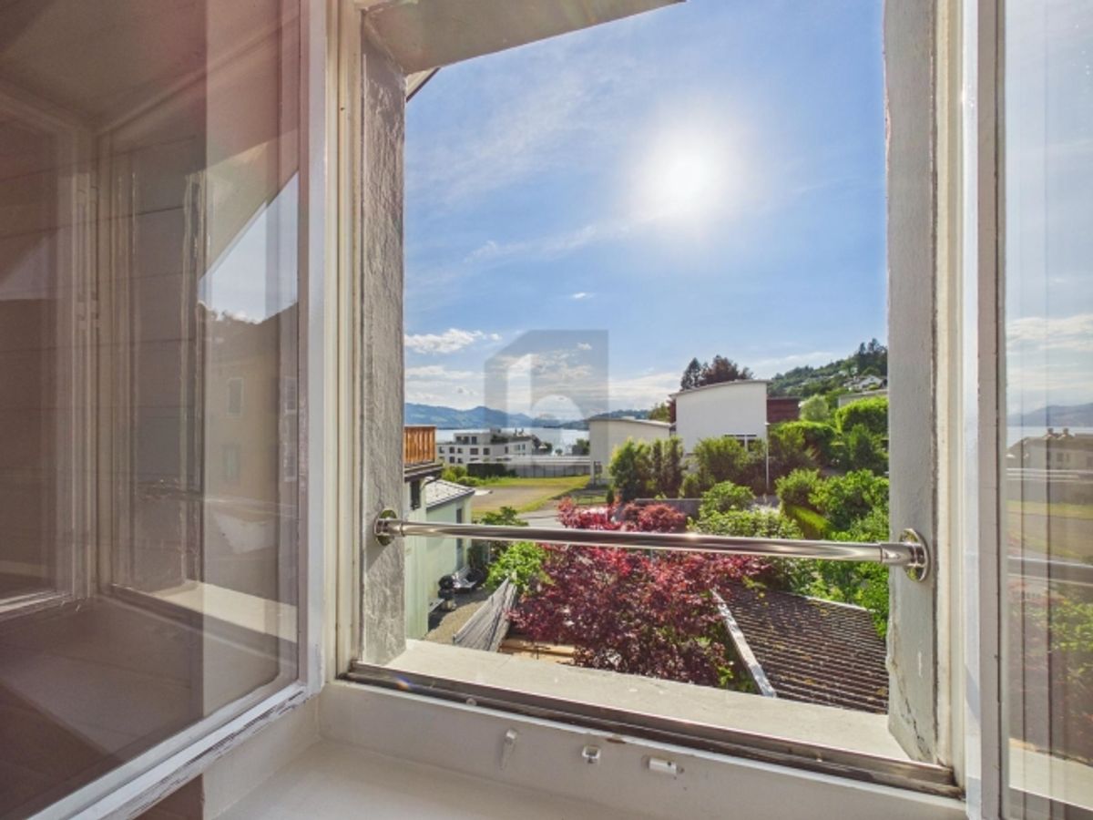 LICHTDURCHFLUTET MIT HERRLICHEM SEEBLICK - 4