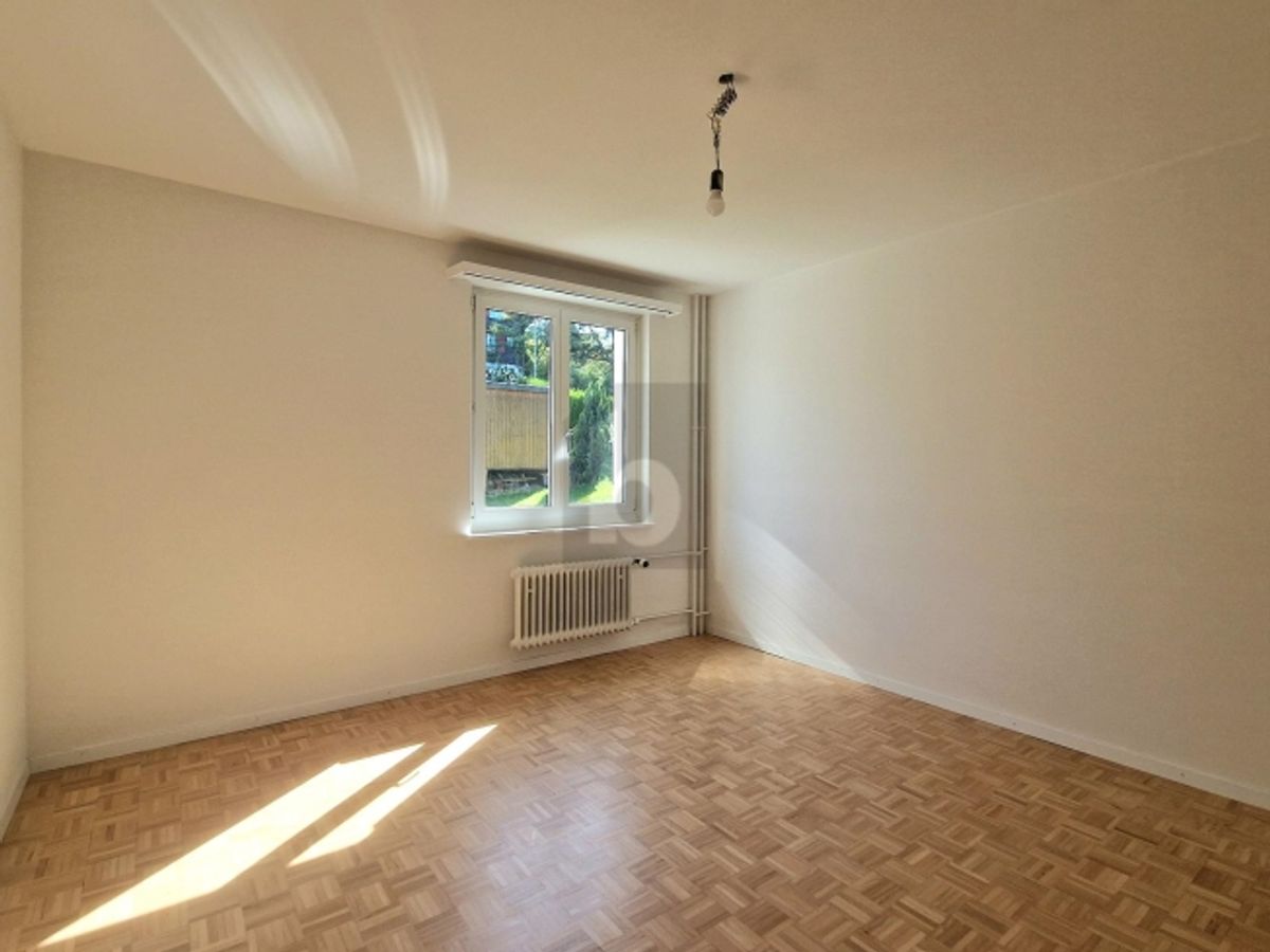 PRAKTISCH, MIT BLICK INS GRÜNE - 3
