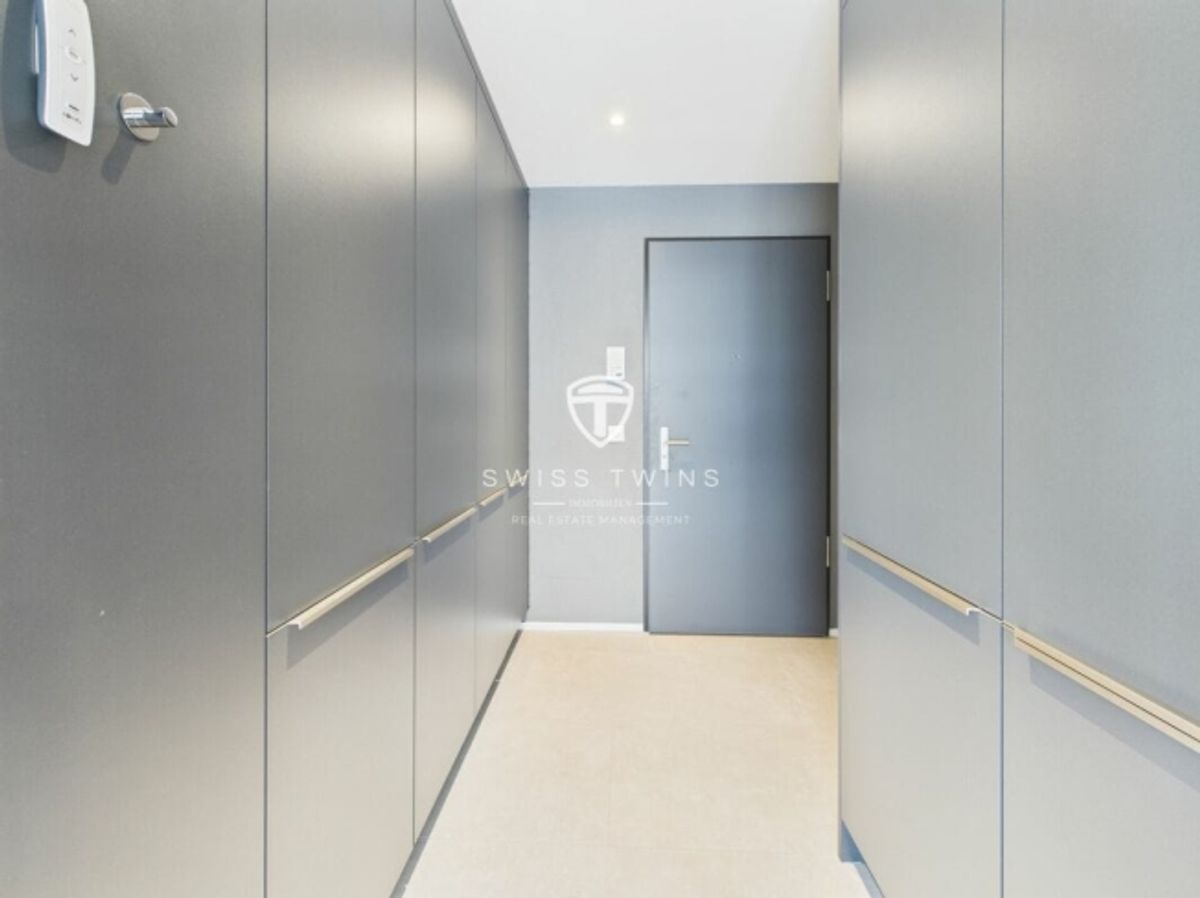 Moderne 3.5-Zimmer-Penthousewohnung mit Loggia in Zürich - 11