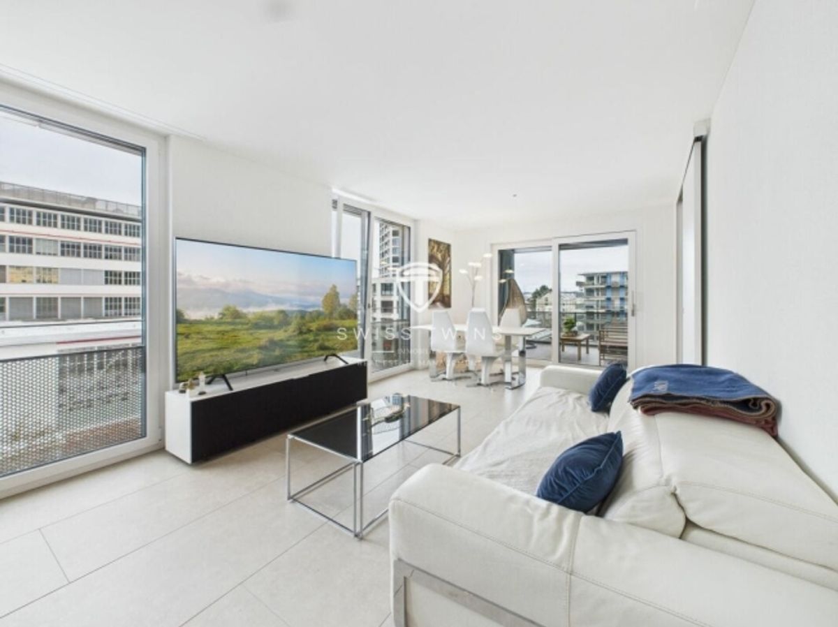 Moderne 3.5-Zimmer-Penthousewohnung mit Loggia in Zürich - 2