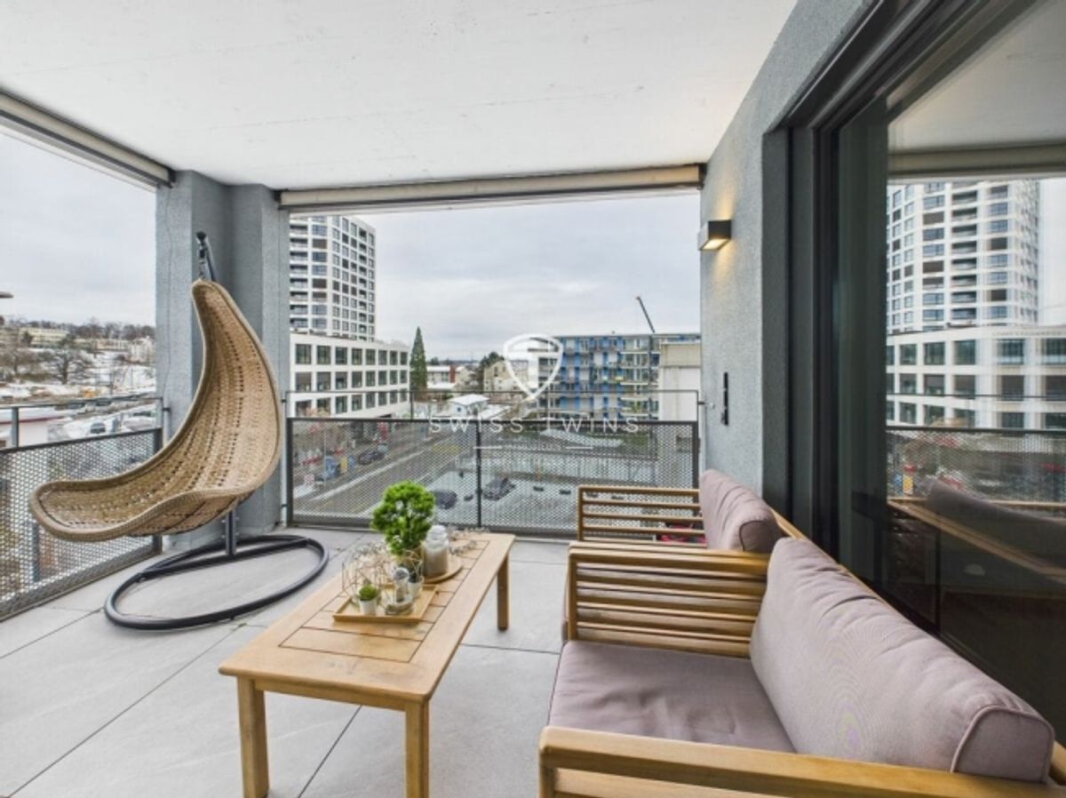 Moderne 3.5-Zimmer-Penthousewohnung mit Loggia in Zürich - 3