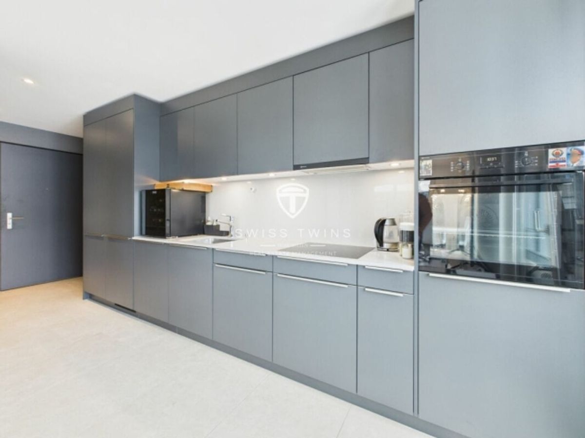 Moderne 3.5-Zimmer-Penthousewohnung mit Loggia in Zürich - 7