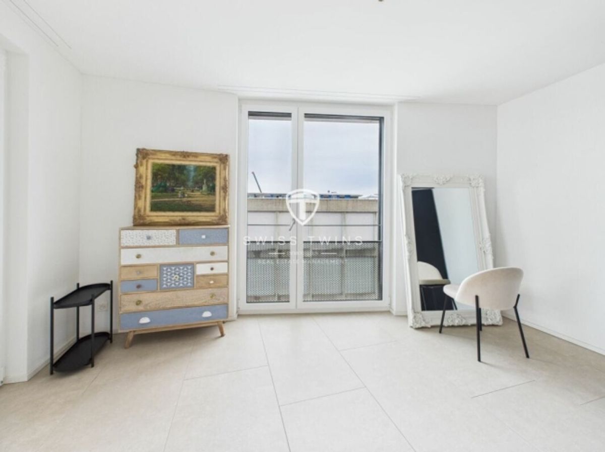 Moderne 3.5-Zimmer-Penthousewohnung mit Loggia in Zürich - 8