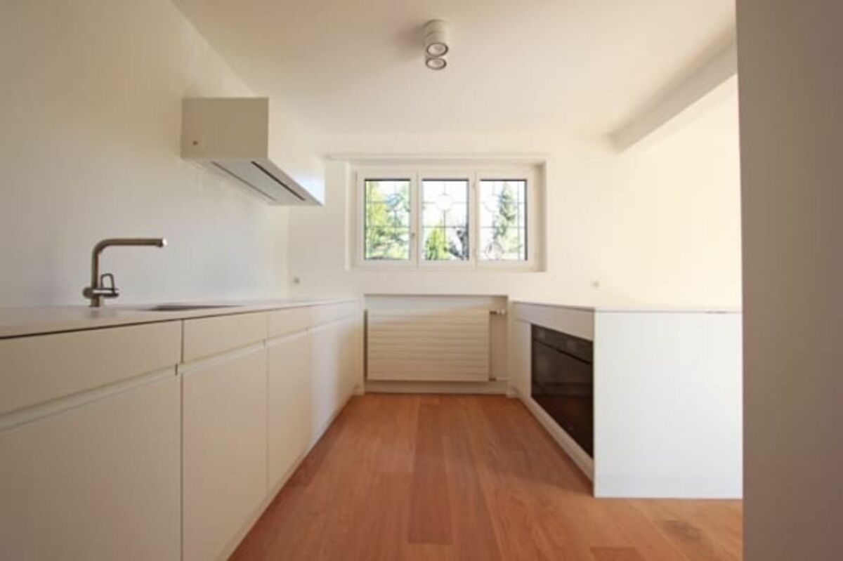 Attraktives Haus auf dem schönen Bruderholz / 7-Zimmer mit Pool und Doppelgarage - 2