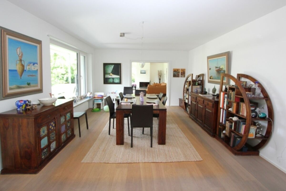 Attraktives Haus auf dem schönen Bruderholz / 7-Zimmer mit Pool und Doppelgarage - 3