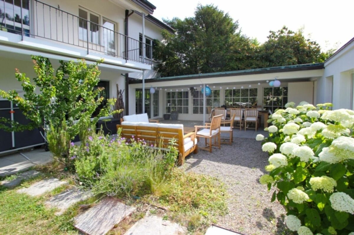 Attraktives Haus auf dem schönen Bruderholz / 7-Zimmer mit Pool und Doppelgarage - 8