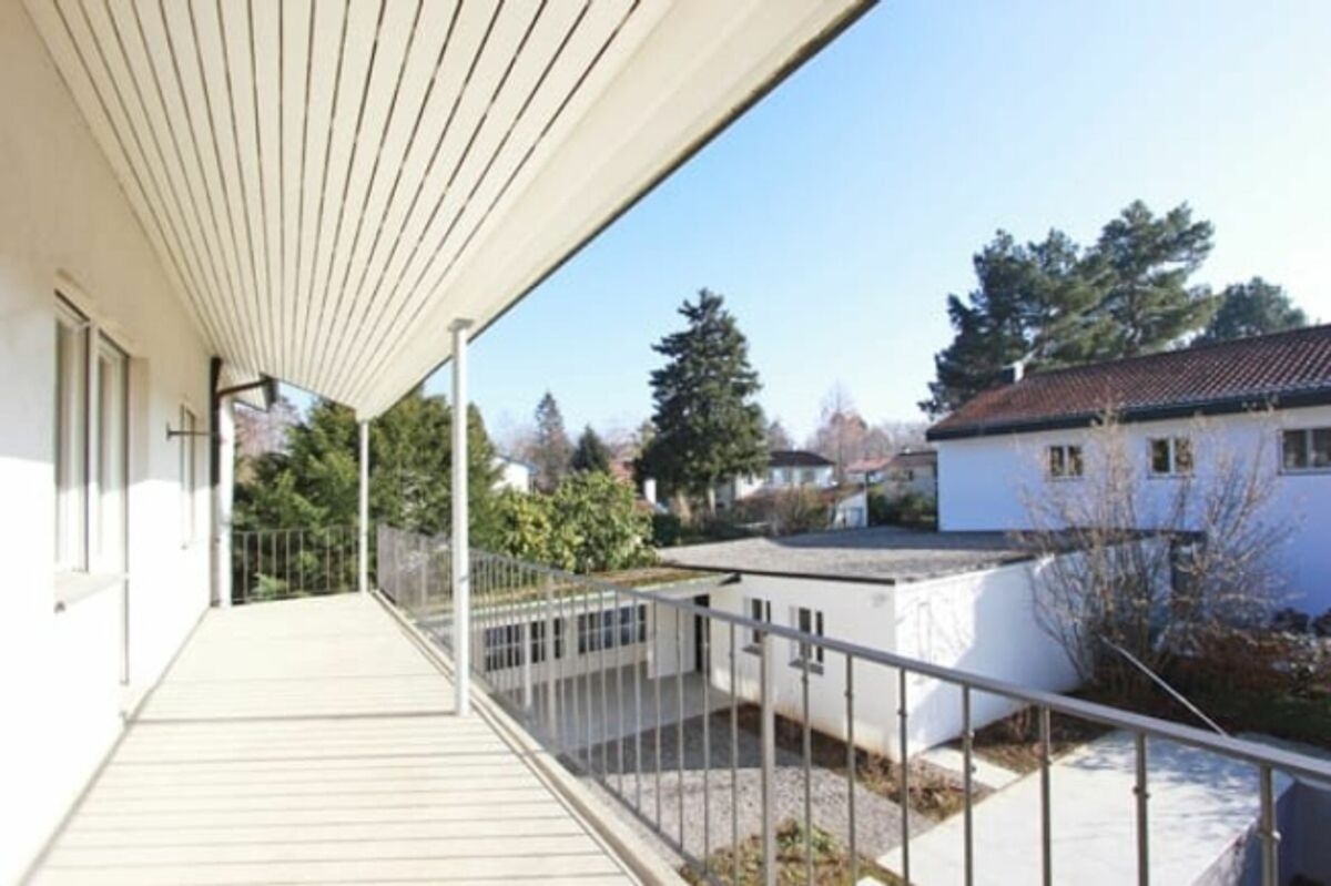 Attraktives Haus auf dem schönen Bruderholz / 7-Zimmer mit Pool und Doppelgarage - 11