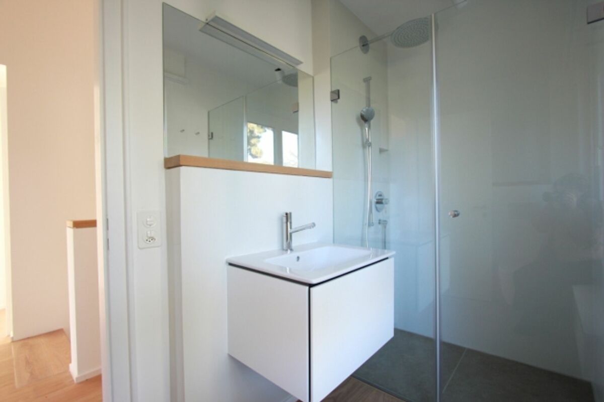 Attraktives Haus auf dem schönen Bruderholz / 7-Zimmer mit Pool und Doppelgarage - 14