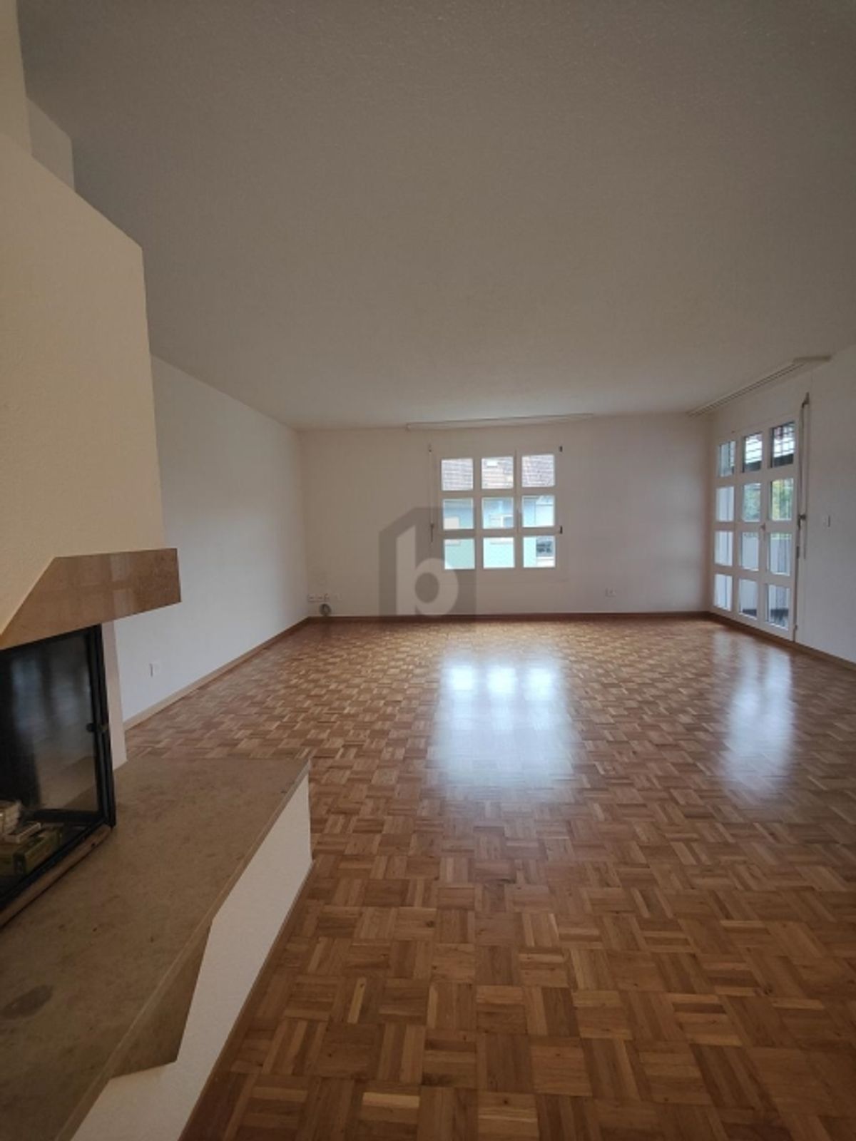 FAMILIENFREUNDLICH MIT GROSSEM BALKON - 0