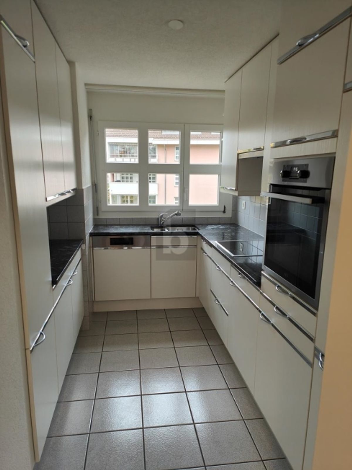 FAMILIENFREUNDLICH MIT GROSSEM BALKON - 1