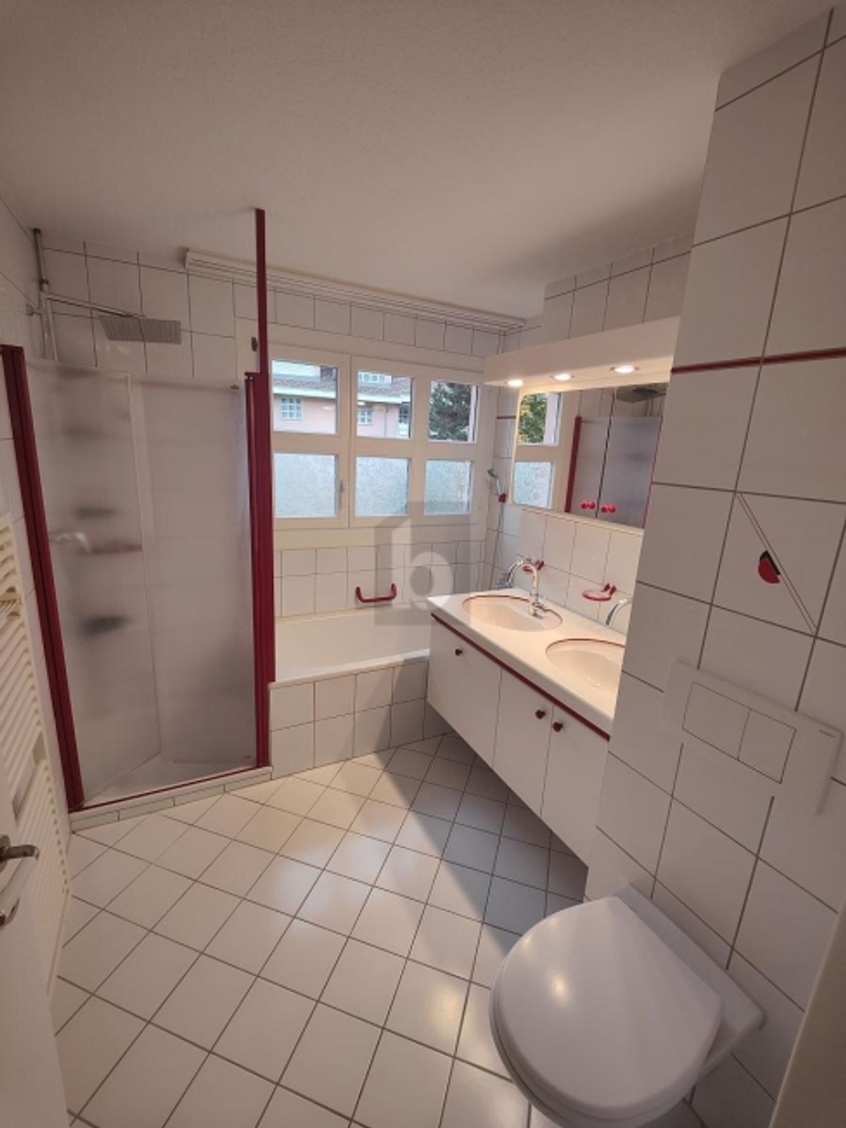 FAMILIENFREUNDLICH MIT GROSSEM BALKON - 3