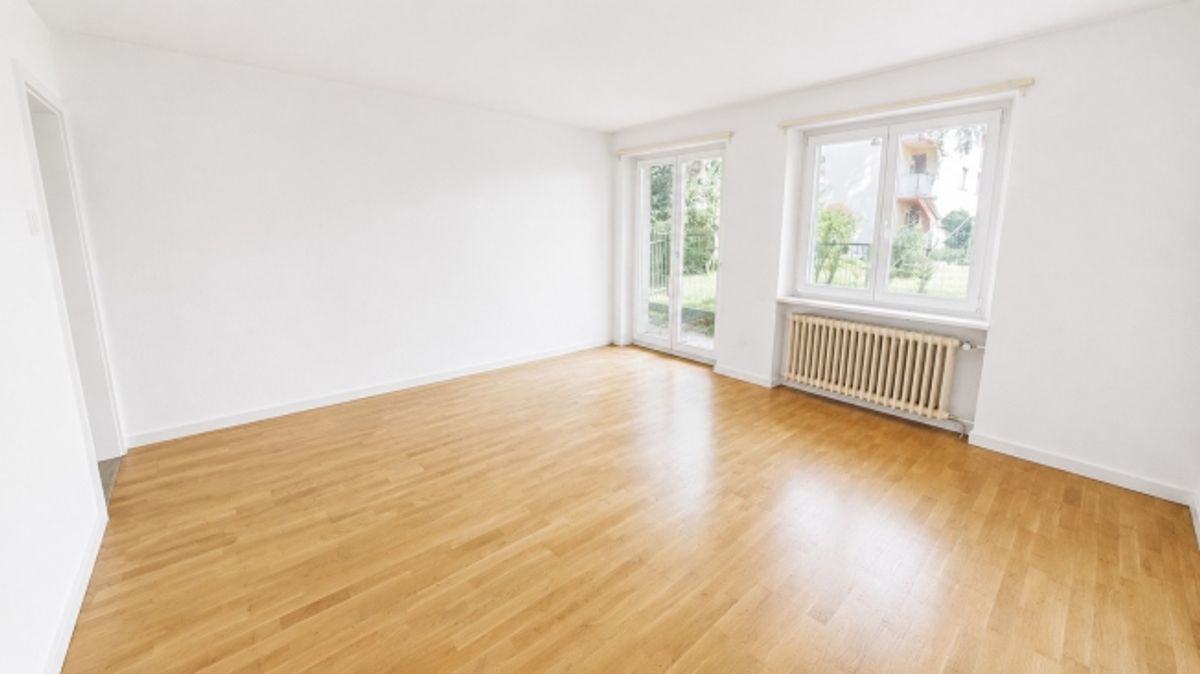 Zentrale 4-Zimmer-Wohnung mit Garten in Uster (Befristung bis 30.09.2027) - 0