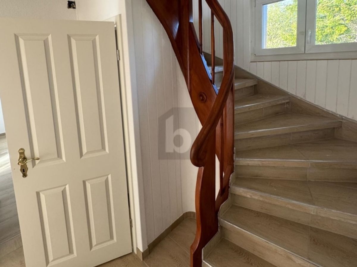 MODERN UND FRISCH RENOVIERT - 4