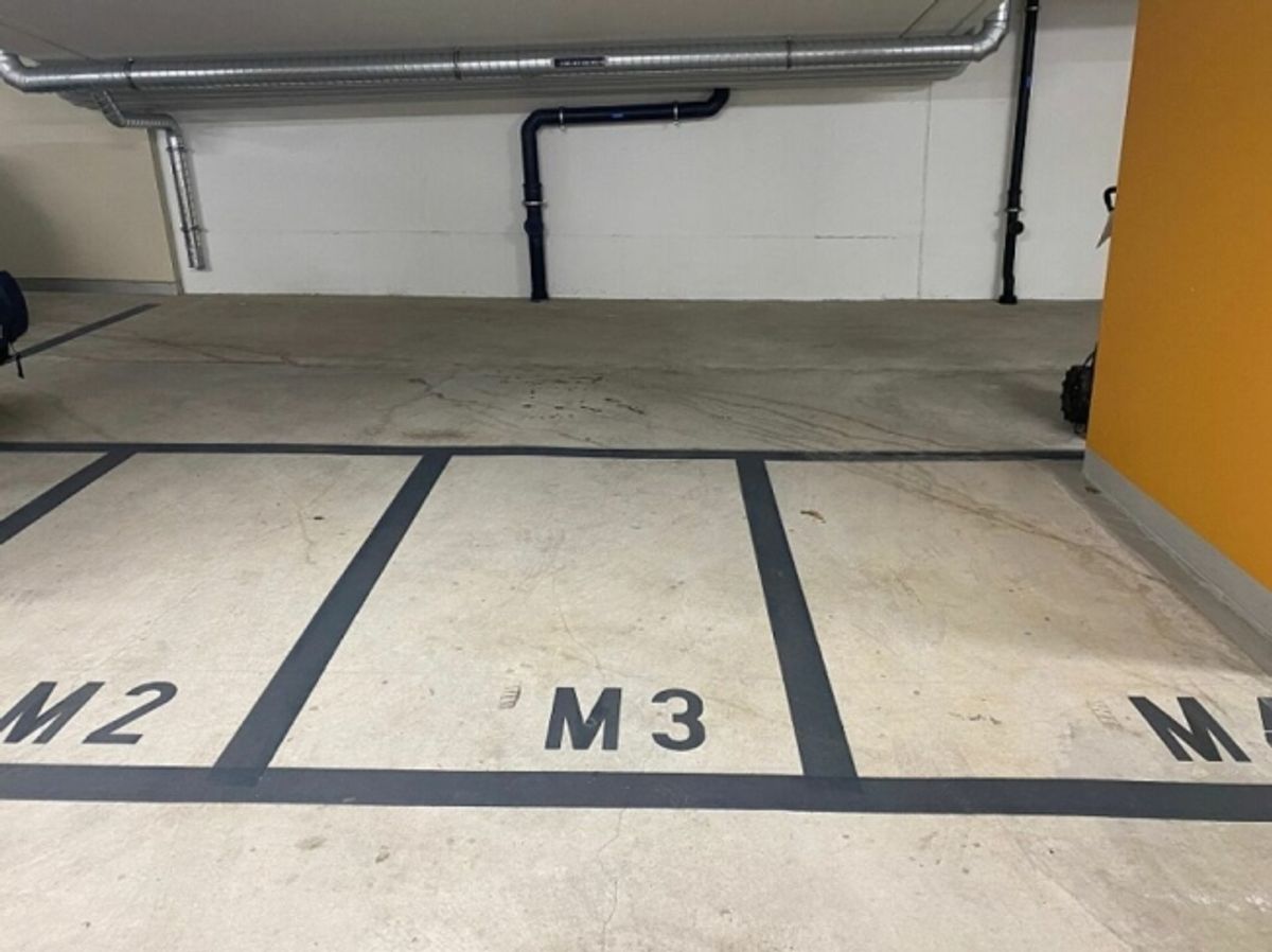 Motorradabstellplätze zu vermieten - 0