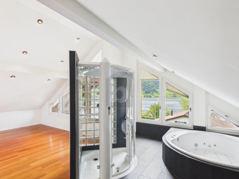 HIGH-END LIVING RUHIGE LAGE MIT SPA - 5