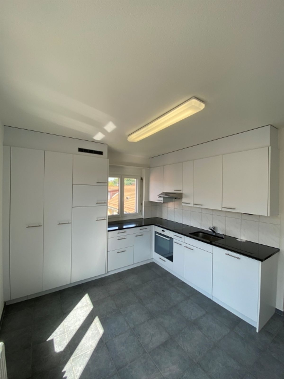 Helle 5.5 Zimmerwohnung in gepflegter Liegenschaft - 1