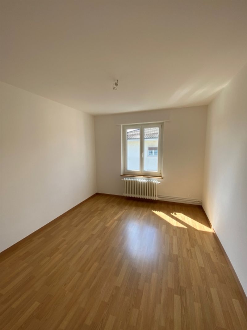 Helle 5.5 Zimmerwohnung in gepflegter Liegenschaft - 4